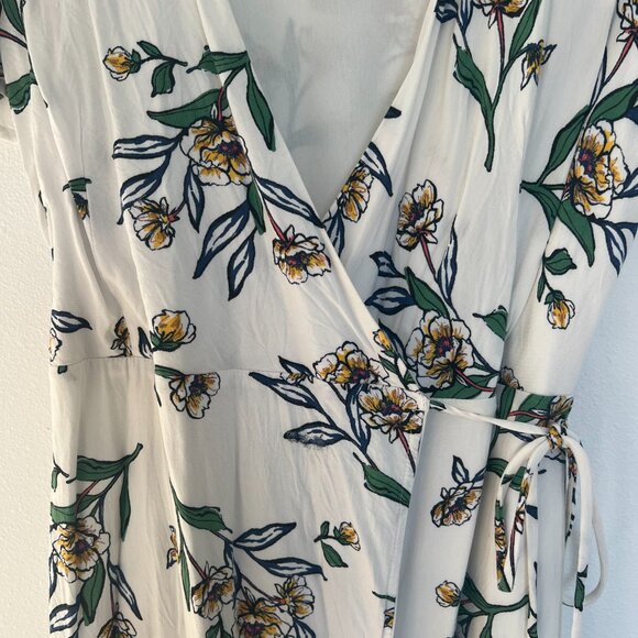 Francesca's Harper Heritage Wrap Dress White Floral Women's Mini Size M Medium - Picture 6 of 7